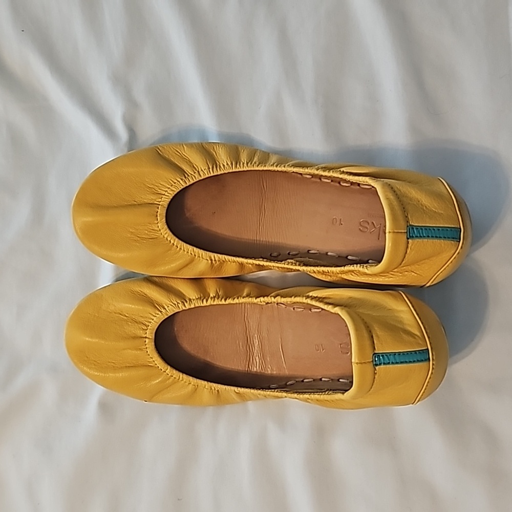 Yellow Tieks, Size 10